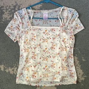 No Boundaries floral top